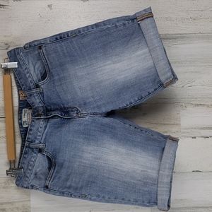 C7P, A Chip and Pepper Production Glenbrook Bermuda denim jean shorts Size 13